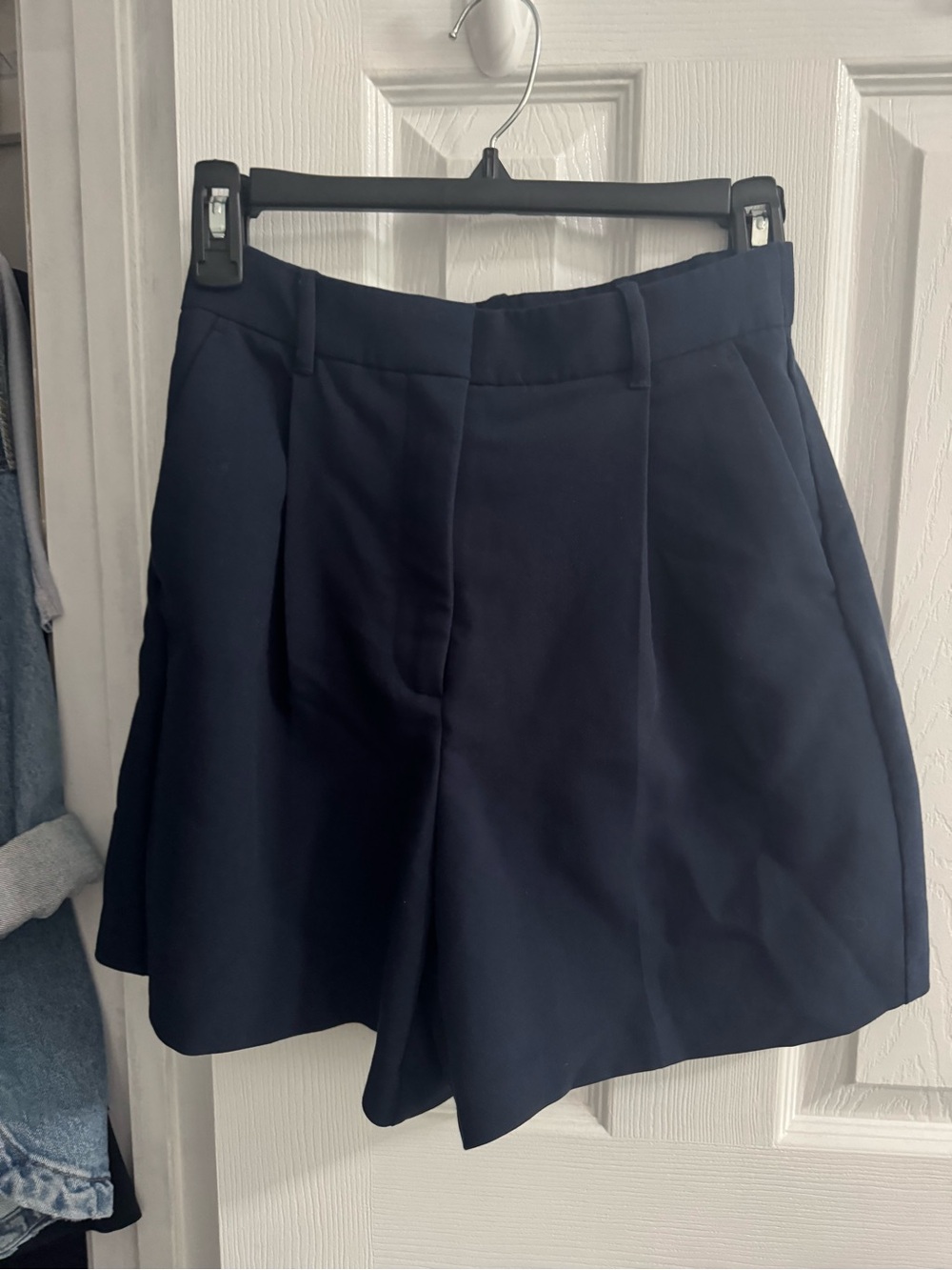 Abercrombie and Fitch Pleated Shorts Navy Blue XS